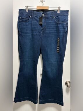 NWT Torrid Bombshell Flare Super Soft High Rise Jeans Size 20S
